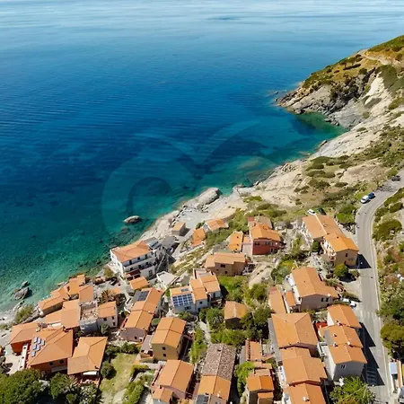 Vila Casa Bianca - Goelba Pomonte